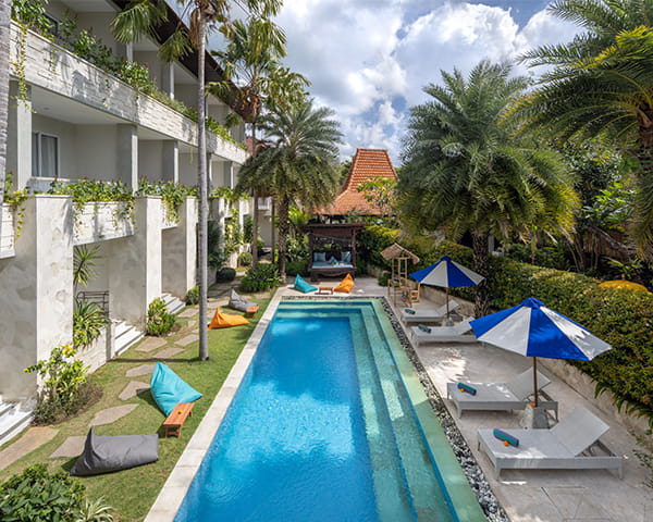 Silence Day Escape 2026